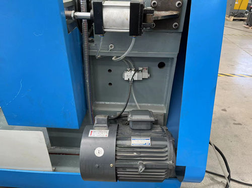 自動進(jìn)牙機(jī)構(gòu)